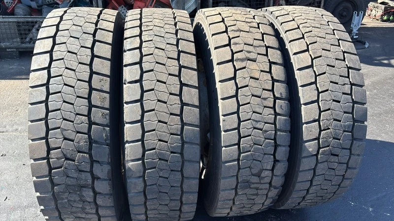Bridgestone - 315/80R22.5 SET DOT 1425 afbeelding 1