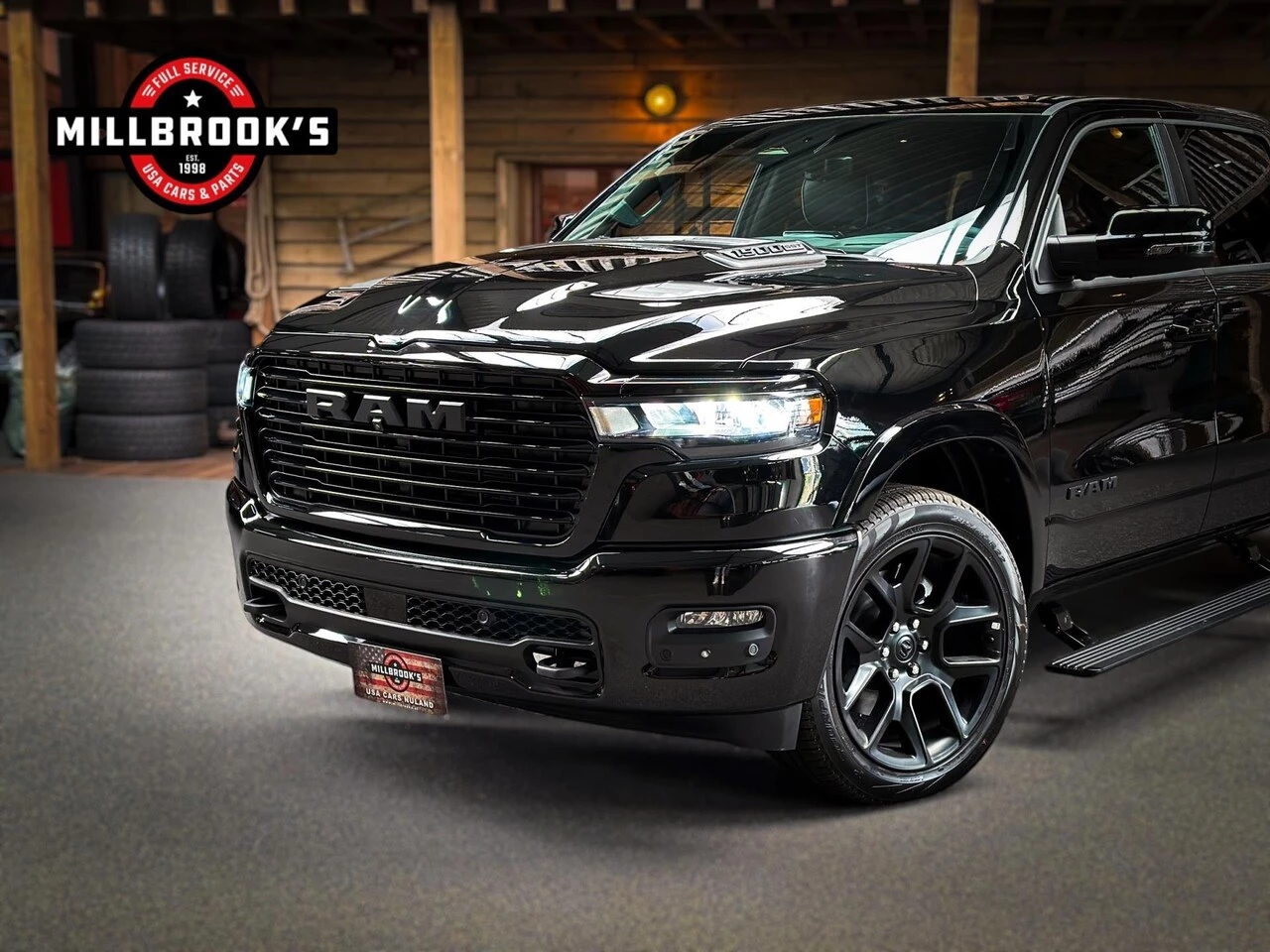 Dodge Ram 1500 2024 - 3.0 Hurricane Premium Laramie Night, obrázek 2