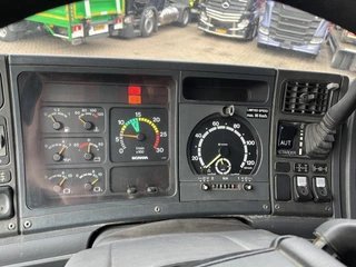 Scania T 2002 - 124G 420 zdjecie 10