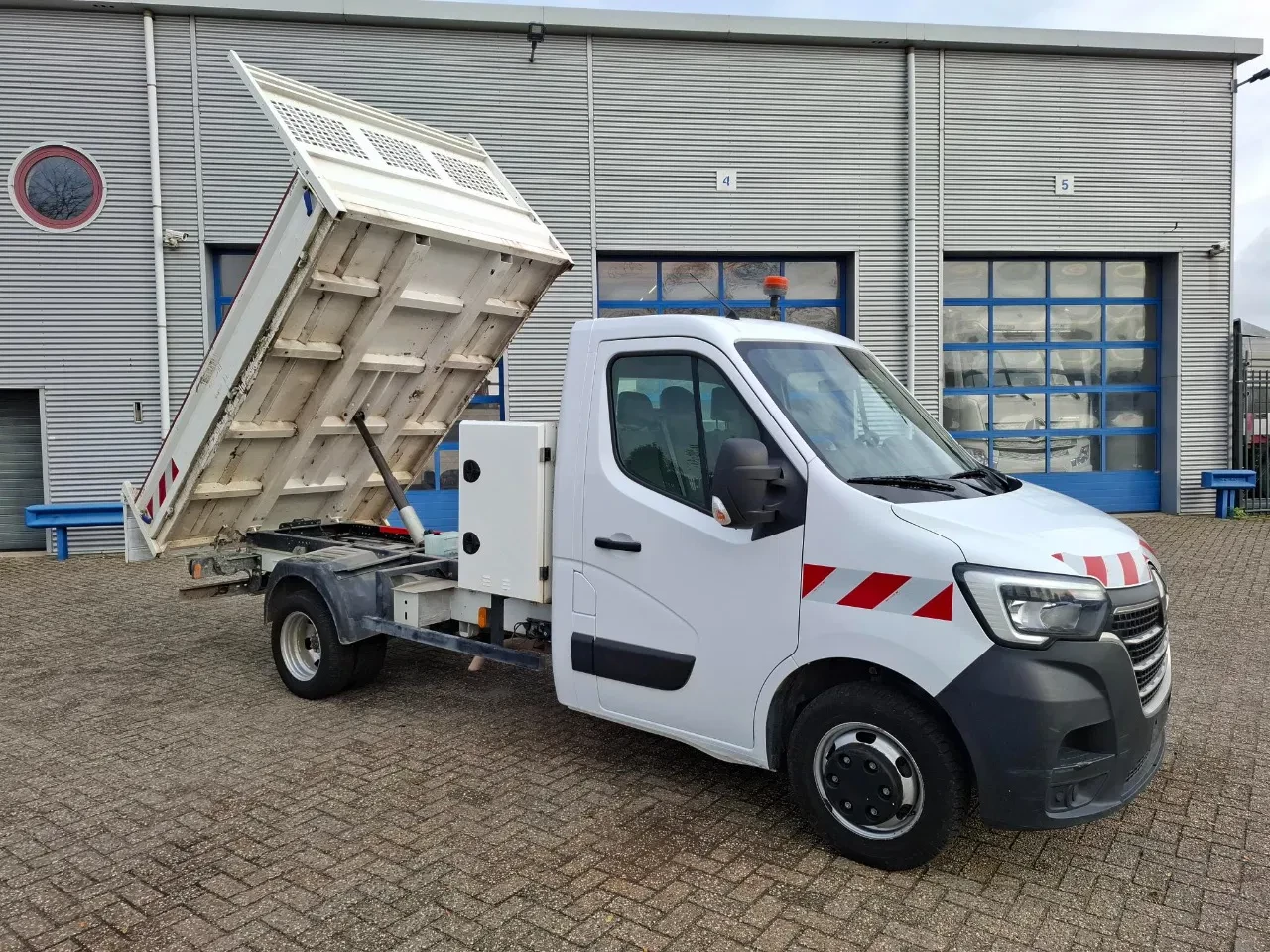 Renault Master 2021 - / TIPPER / ONLY:59243 KM / NAVI / AIRCO / TEMPOMAAT / MANUAL / EURO-6 / 2021 afbeelding 3