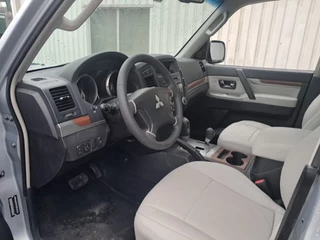Mitsubishi Pajero 2008 - GLS 3.5 - V6 , 4x4 , 7 Pers., Full Option image 8