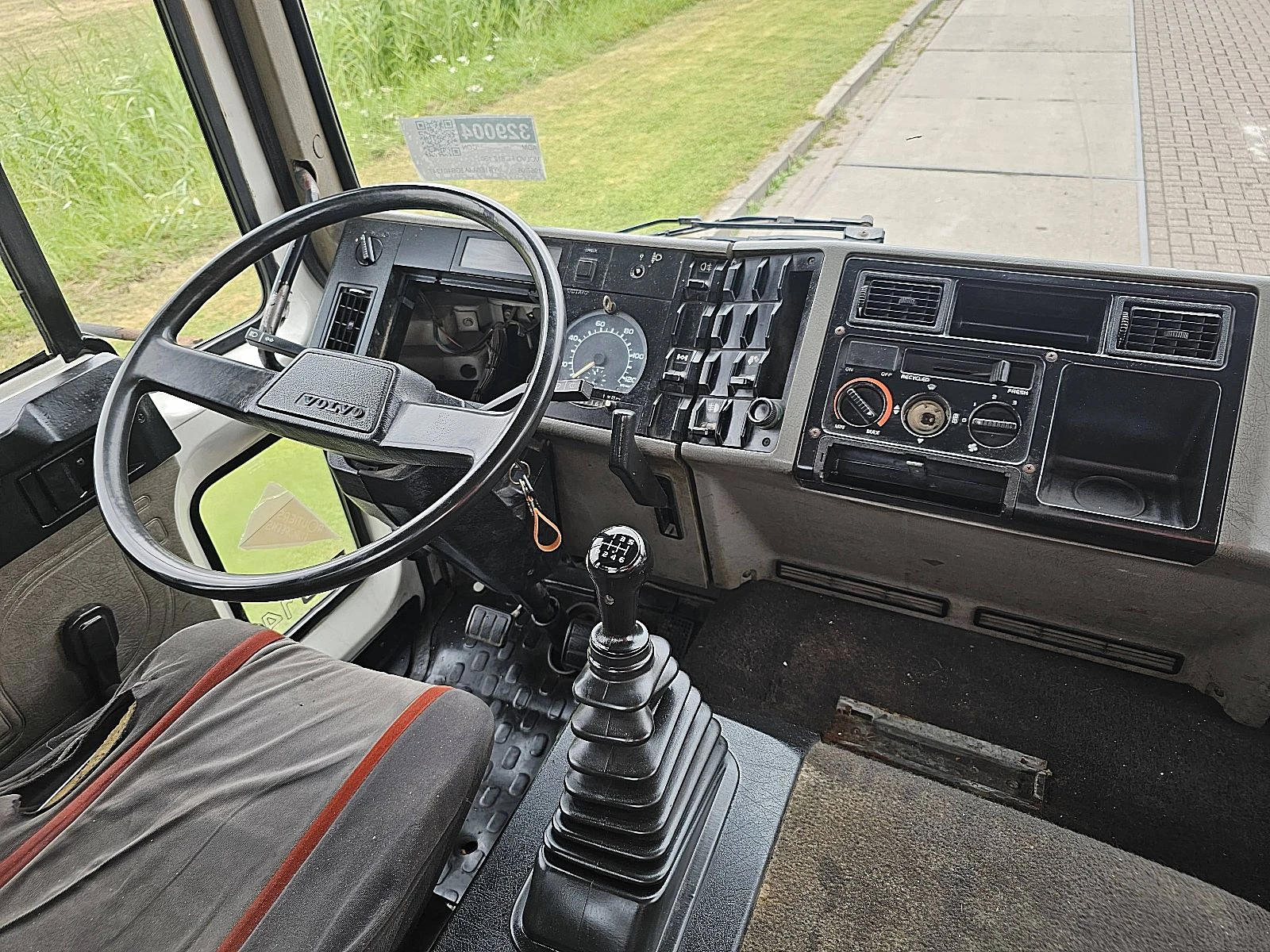 Volvo 1987 - FL 614.180 zdjęcie 8
