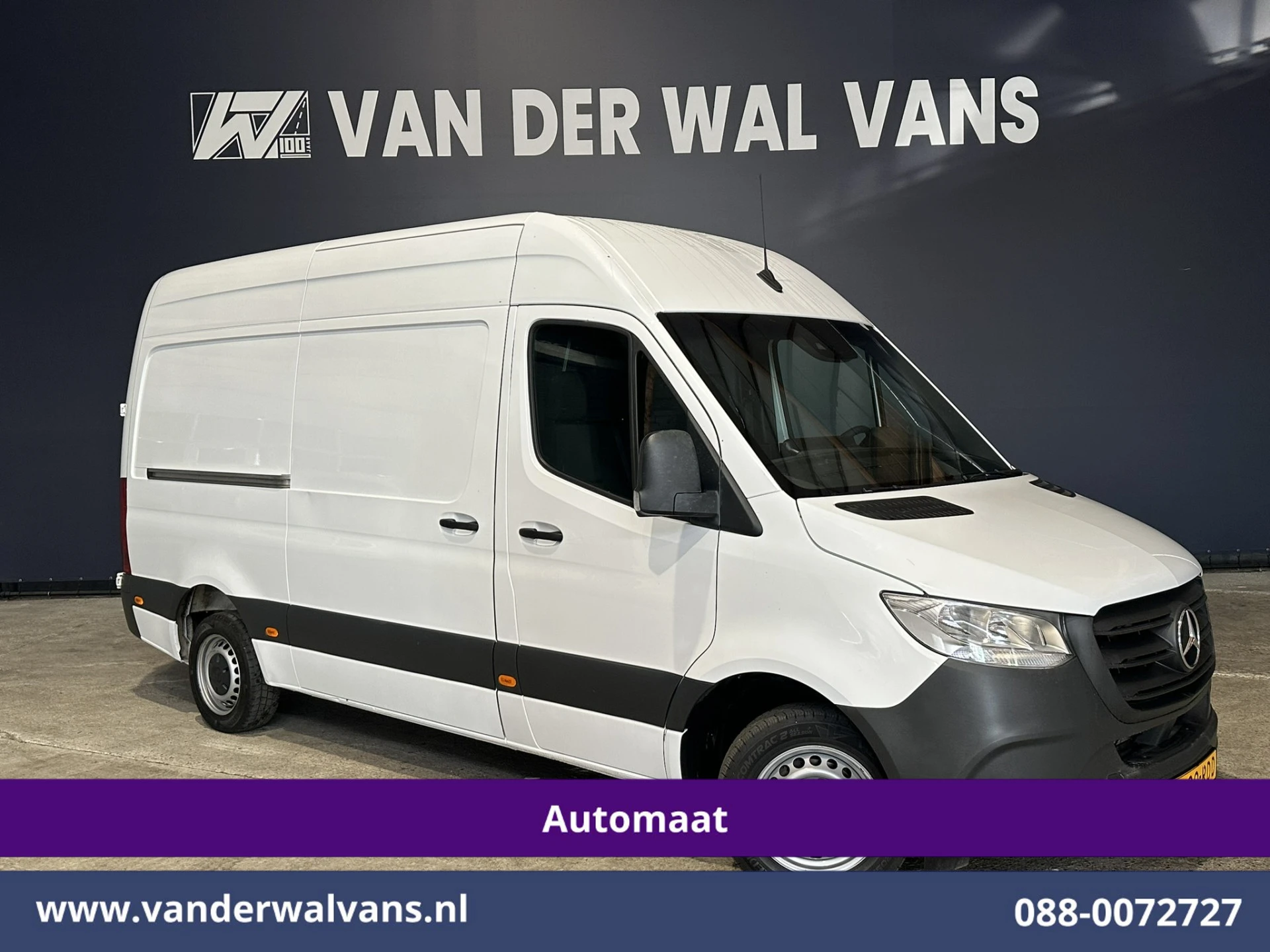 Mercedes-Benz Sprinter 2022 - 317 CDI 170pk 9G-Tronic Automaat 3500kg Trekhaak L2H2 Euro6 Airco | Navigatie | Apple Carplay afbeelding 1
