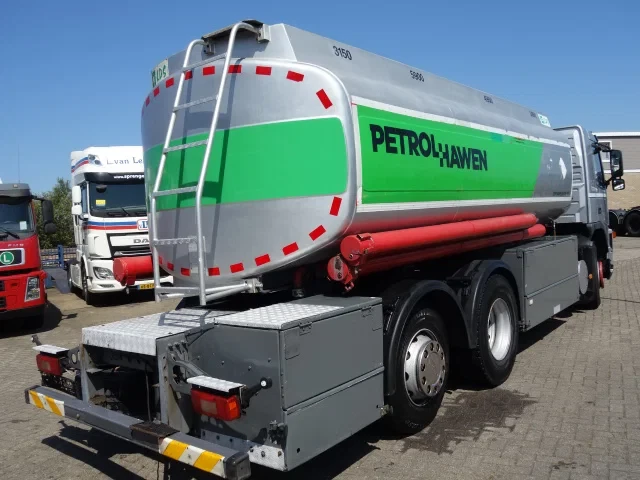 Volvo FM 9 2002 - 18600 LITER FEULTANK,4 COMPARTMENTS afbeelding 7