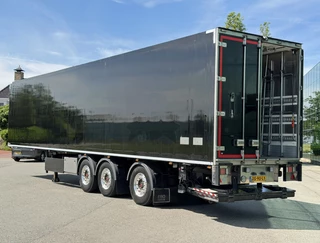 WEBTRAILER N/A 2020 - 3 AS  STUURAS  LIFTAS  KOEL VRIES   2.500 kG KLEP   SUPER STAAT  NL TRAILER image 2