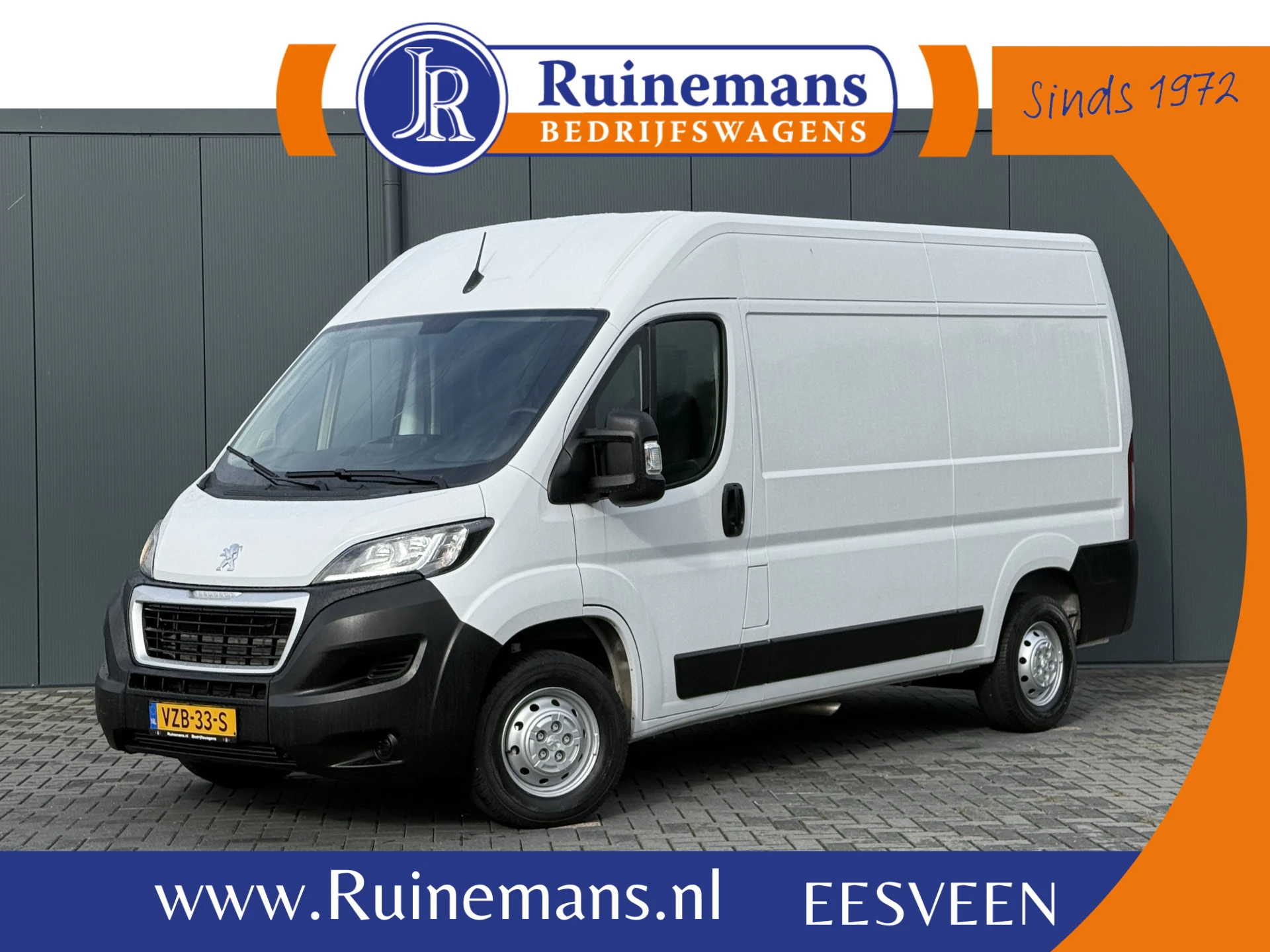 Peugeot Boxer 2023 - 2.2 BlueHDi 120 PK / L2H2 / 23.081 KM! / 1e EIG. / ECC / CRUISE / DAB+ / CARPLAY / 3-ZITS afbeelding 1