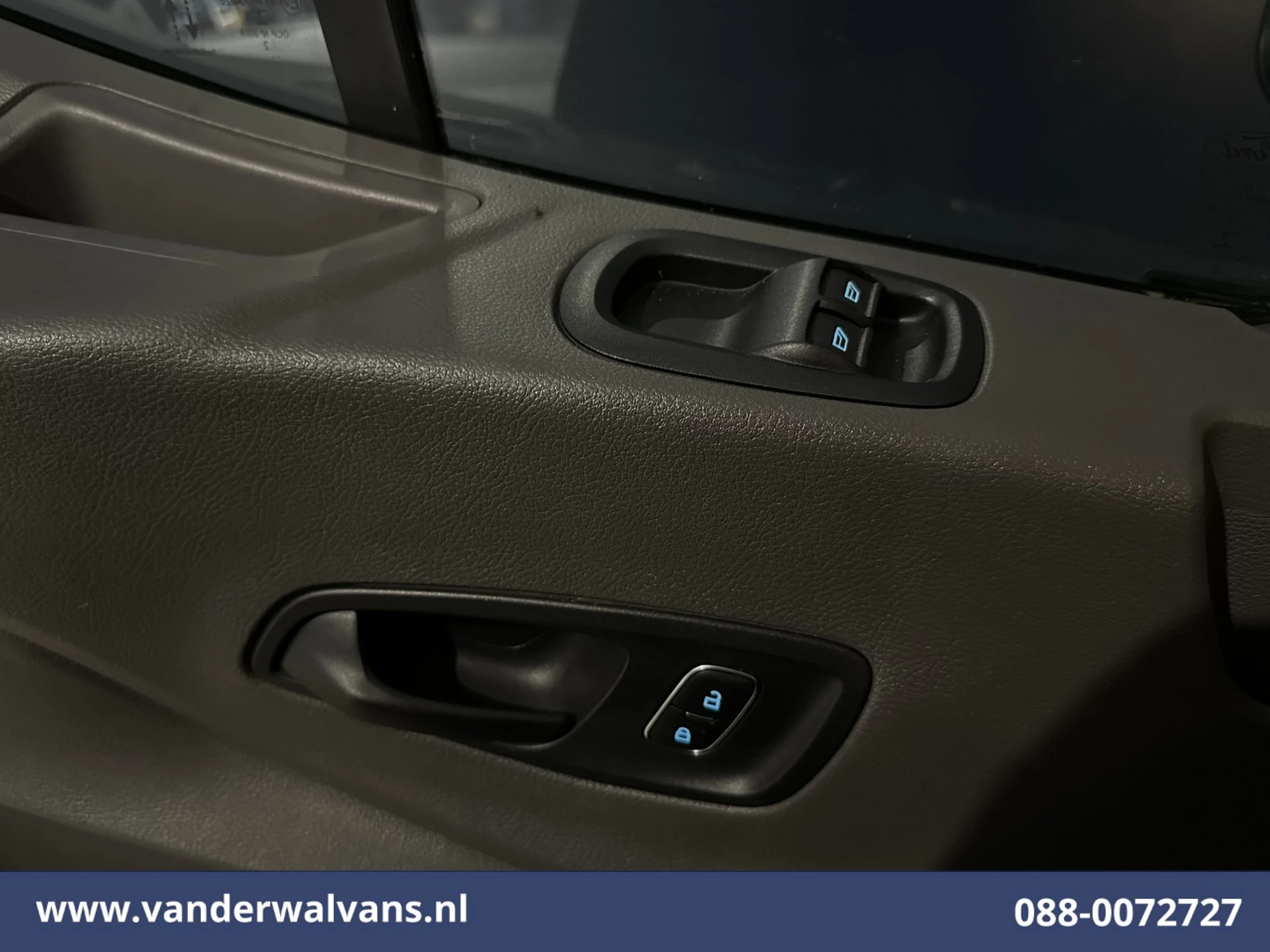 Ford Transit 2022 - 2.0 TDCI 130pk Bakwagen Laadklep Euro6 Airco | 1040kg laadvermogen | Cruisecontrol | Verwarmde voorruit imagen 18