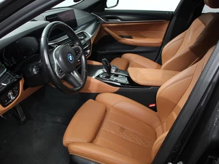 BMW 5 Series 2022 - Touring 530e M-Sport High Executive image 2 miniature