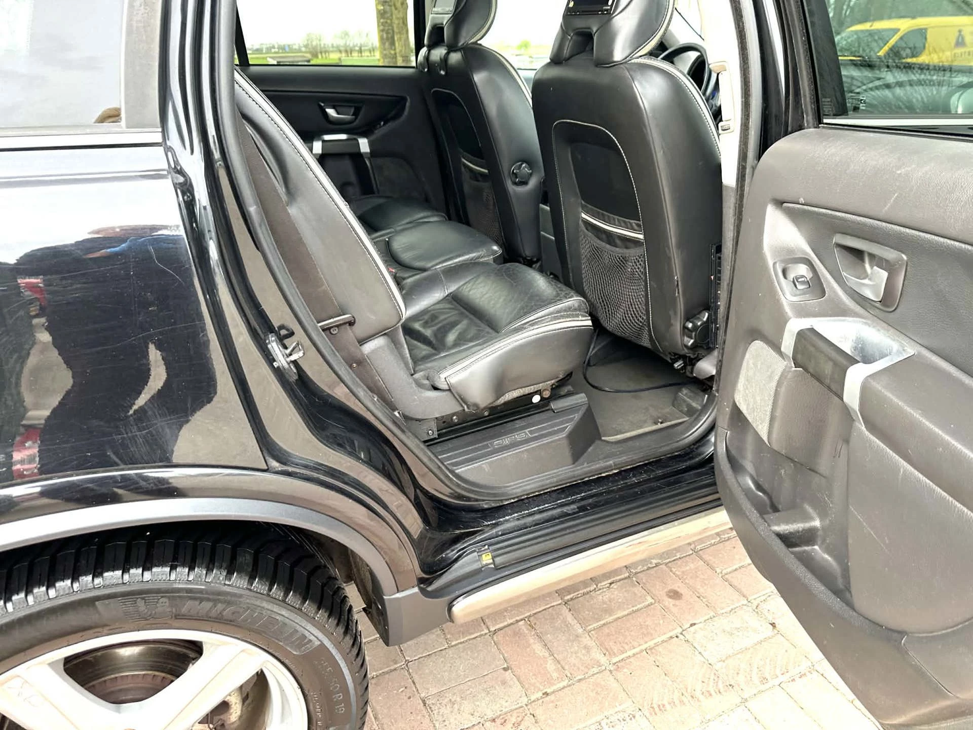 Volvo XC90 2007 - 2.4 D5 Momentum 7 PERSOONS Youngtimer afbeelding 39