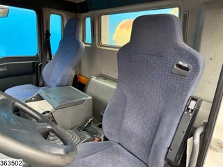 MAN TGA 2003 - 32 360 8x4, 8 m³, Manual transmission, Steel suspension image 9