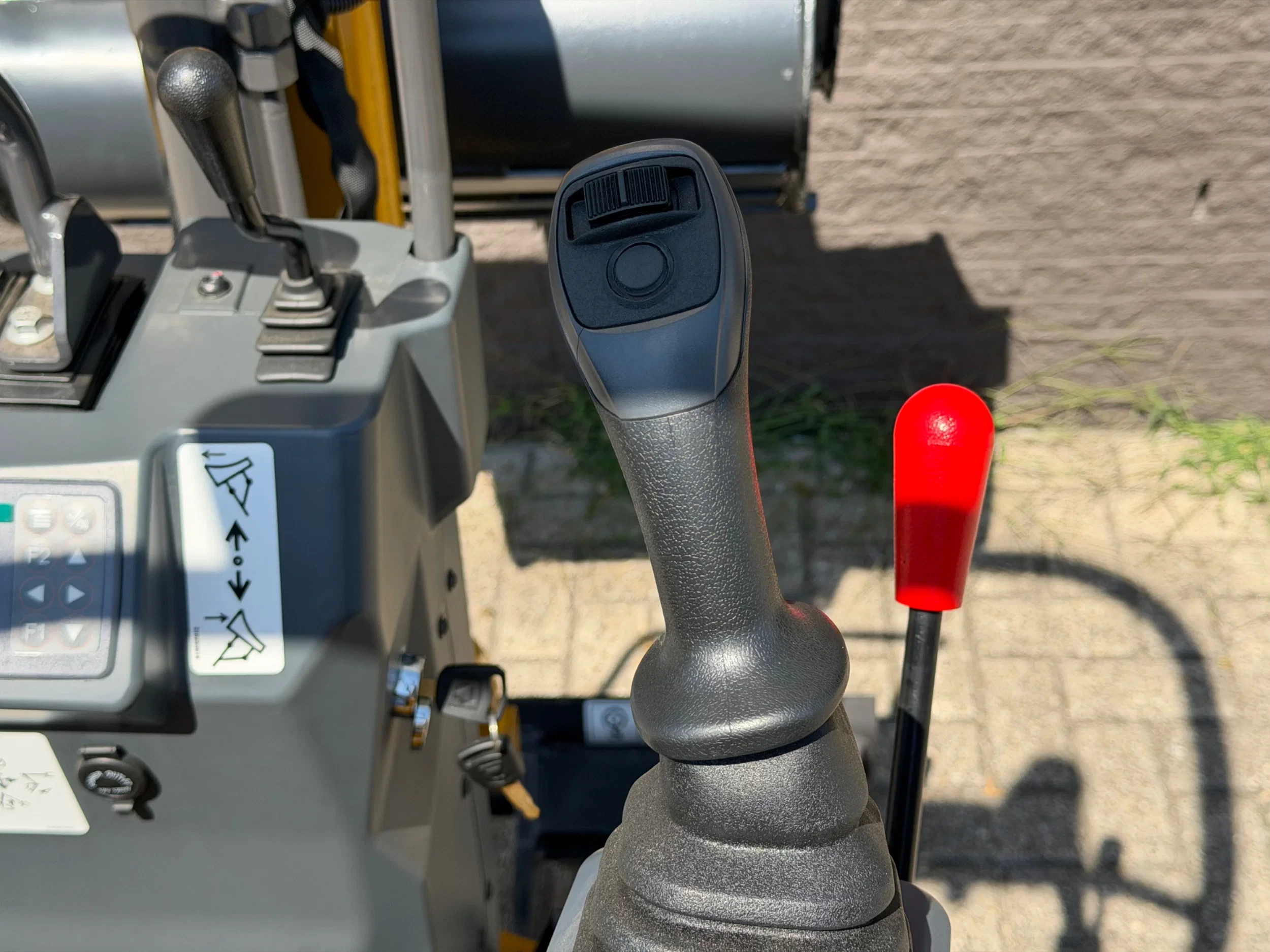 XCMG 2026 - XE10e Rupsgraafmachine Snelwissel + Joysticks & Bakkenset KUBOTA MOTOR afbeelding 23