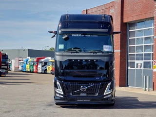 Volvo FH 2026 - 13.500 Globetrotter XL 4x2 Aero - New - Full spec - Leather - Alloy wheels - I parkcool afbeelding 2 miniatuur