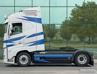 Volvo FH 2023 - 13.500 GLOBETROTTER ONLY 312.000 KM DYNAMIC STEERING FULL AIR 2x TANKS SUPER CONDITION NL-TRUCK afbeelding 2 miniatuur