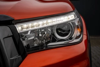 Toyota Hilux 2020 - 2.4 D 4WD | 150 PK | LED | Camera | Cruise | Navi | Climatronic | Trekhaak image 25