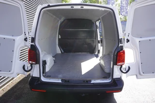 Volkswagen Transporter 2024 - L2H1 110pk L2H1 Camera Apple Carplay Airco Cruise control 3-zits afbeelding 2 miniatuur