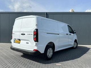 Ford Transit Custom 2024 - 2.0 TDCI 136 PK TREND / L2H1 / 2.800 KG AHG / CAMERA / CRUISE / 3 ZITS / AIRCO / CARPLAY afbeelding 3 miniatuur