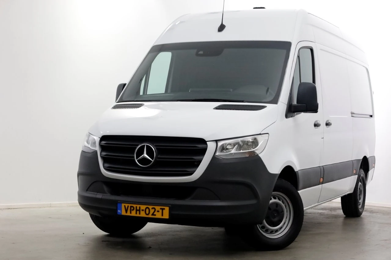 Mercedes-Benz Sprinter 2022 - 317 CDI 170pk 9G Automaat L2H2 RWD Airco/2x Schuifdeur/Trekhaak 3500kg 05-2022 afbeelding 1