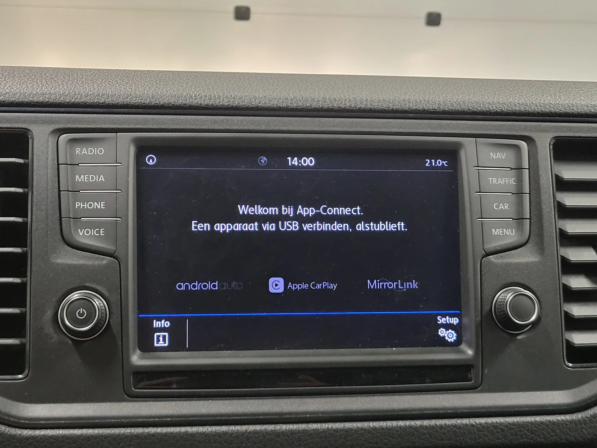Volkswagen Crafter 2019 - 2.0TDI L3/H3 3000kg Trekgewicht Euro 6! image 12
