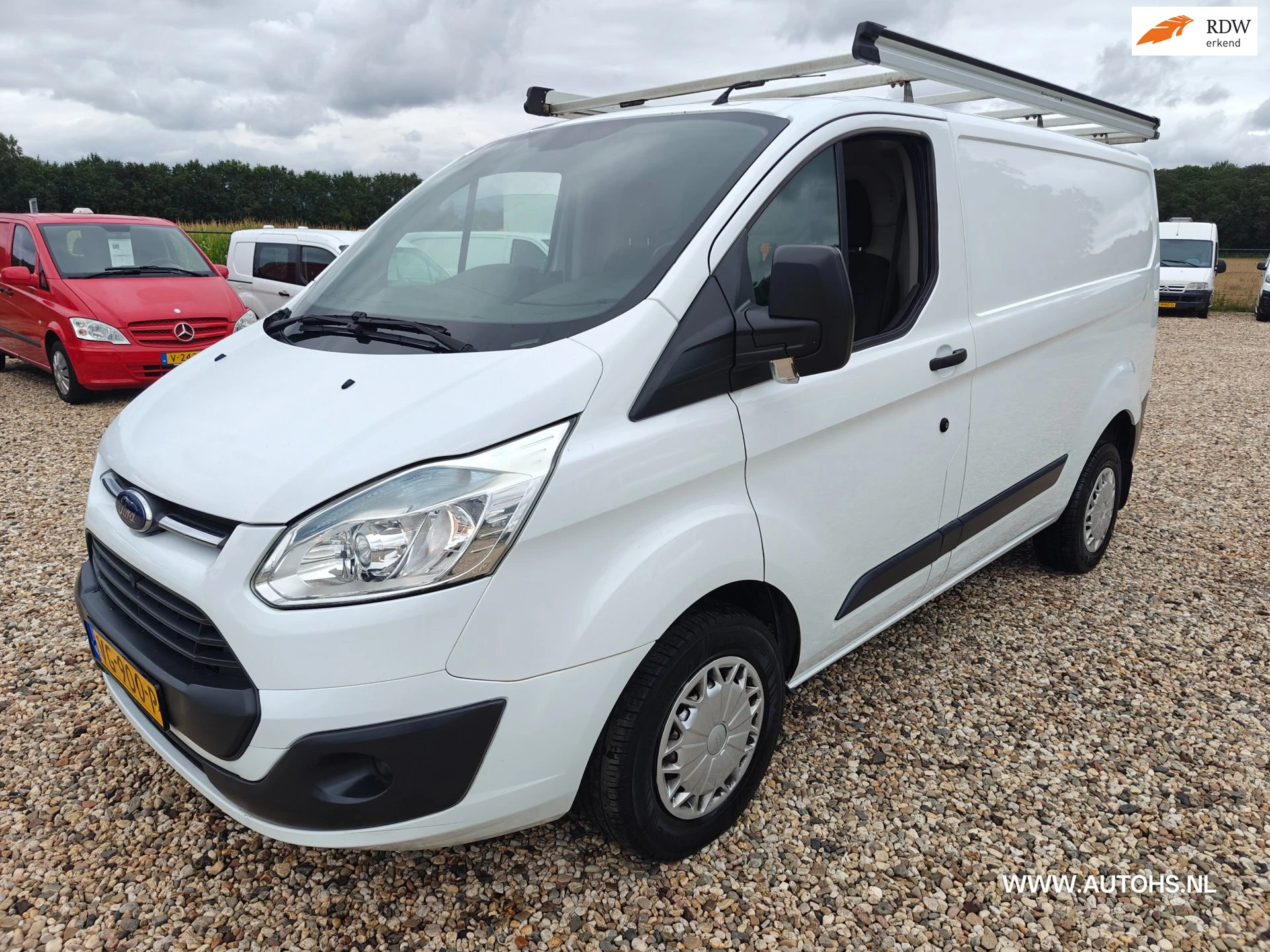 Ford Transit Custom 2013 - 270 2.2 TDCI L1H1 , 1e Eig. recent €8400 reparatie + onderhoud genoten , complete werkplaats inrichting. afbeelding 1