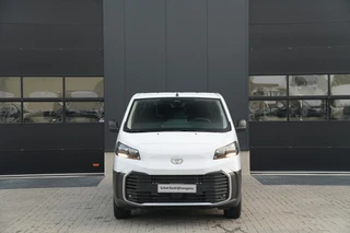 Toyota ProAce 2026 - Electric Worker Comfort Standard Range Long L2 50 kWh 136pk - Camera - Stuurverwarming - Houten vloer - PDC - 100Kw DC laden - Rijklaar afbeelding 2 miniatuur