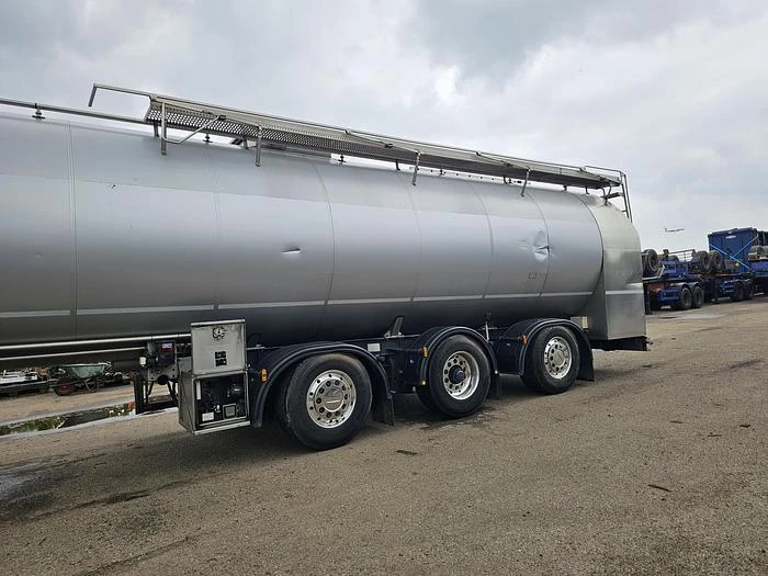 Magyar S43 EDD | MILK/ FOODSTUFF | 36000 LTR | 2 STEERING AXLE'S | DISC BRAKES. 2013 image 6