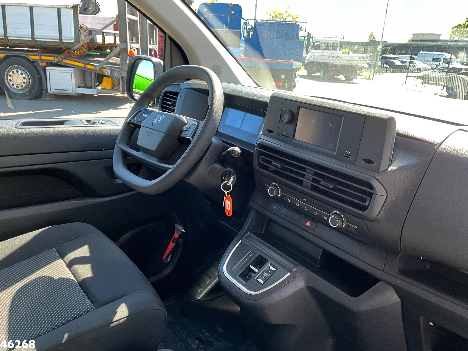 Peugeot e-Expert 2026 - 100% Elektrisch kippende zijlader obrázek 16