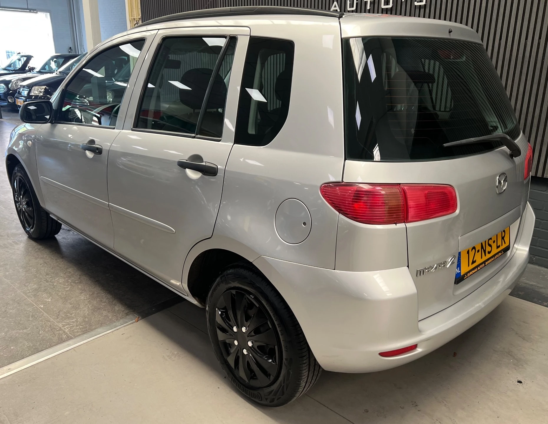 Mazda 2 2004 - 1.4 Exclusive - 2e eigenaar – Airco – 4 nieuwe banden – NAP – Rijklaar. afbeelding 7
