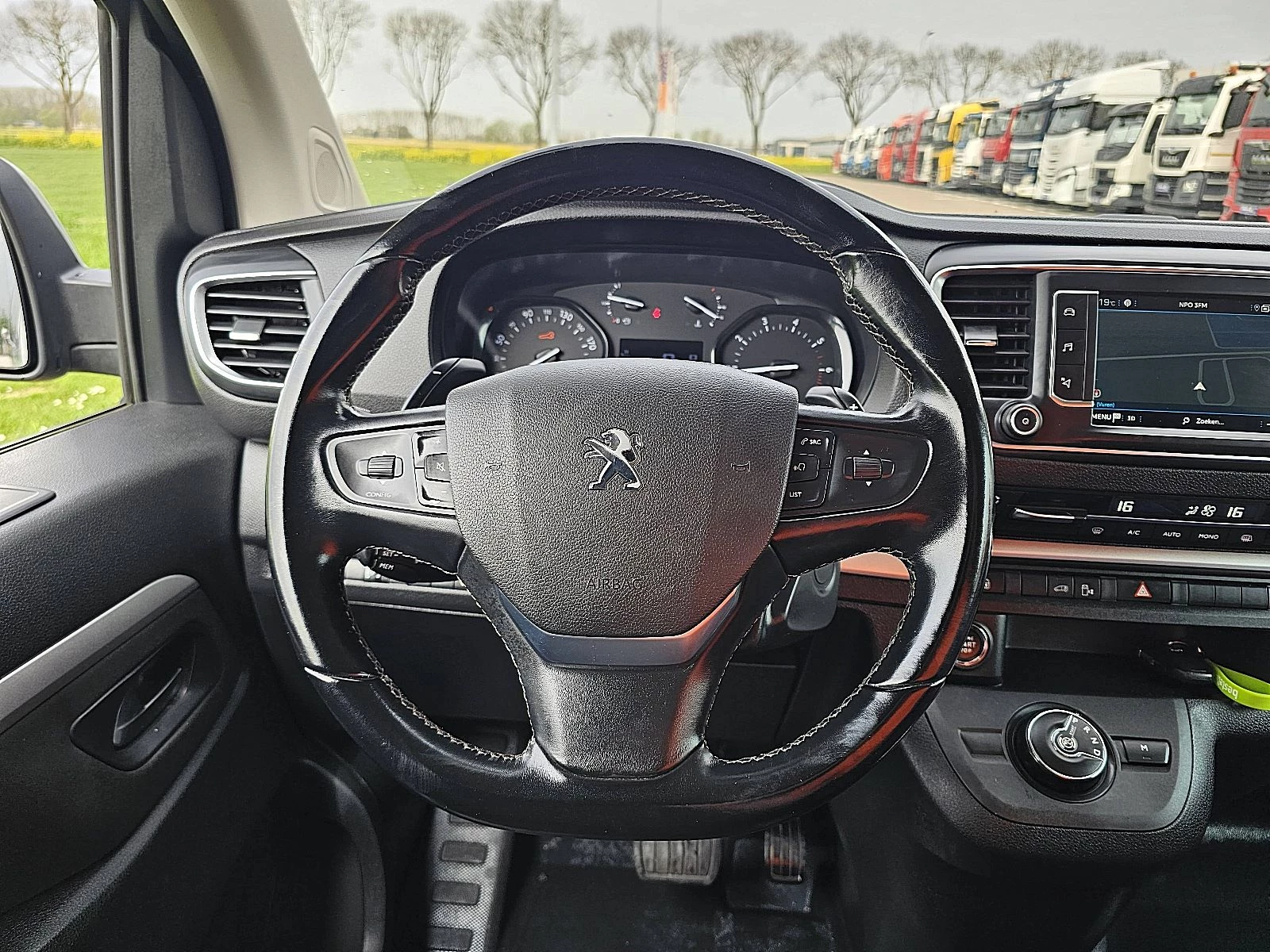 Peugeot Expert 2021 - 2.0 zdjęcie 13