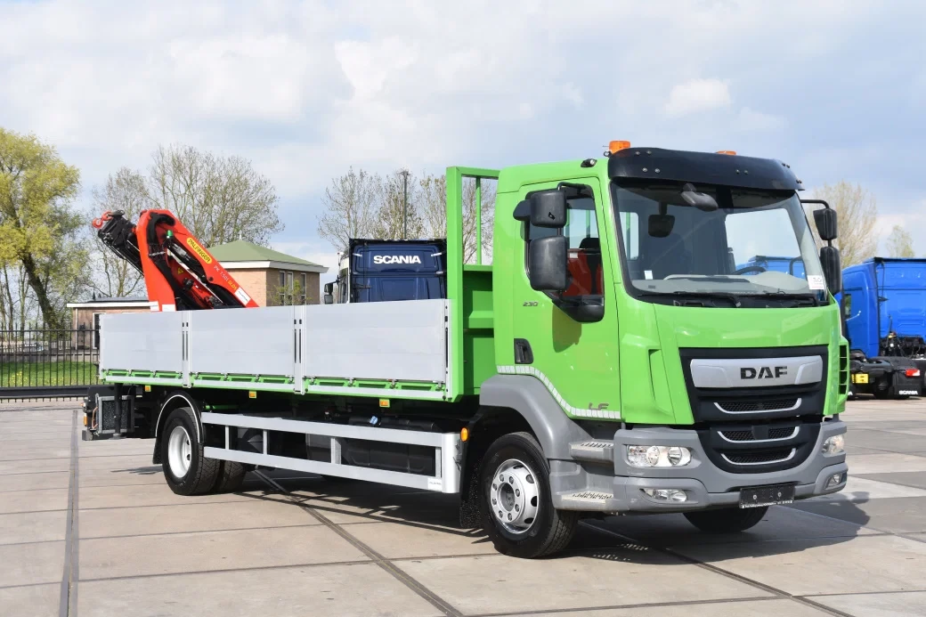 DAF LF 230 2023 - 4x2 + PALFINGER PK 7.501 SLD5 - AS GOOD AS NEW - ONLY 46 TKM - 3 SEATS - WHEELBASE: 535 CM - CAMERA - REMOTE CONTROL - obrázek 3
