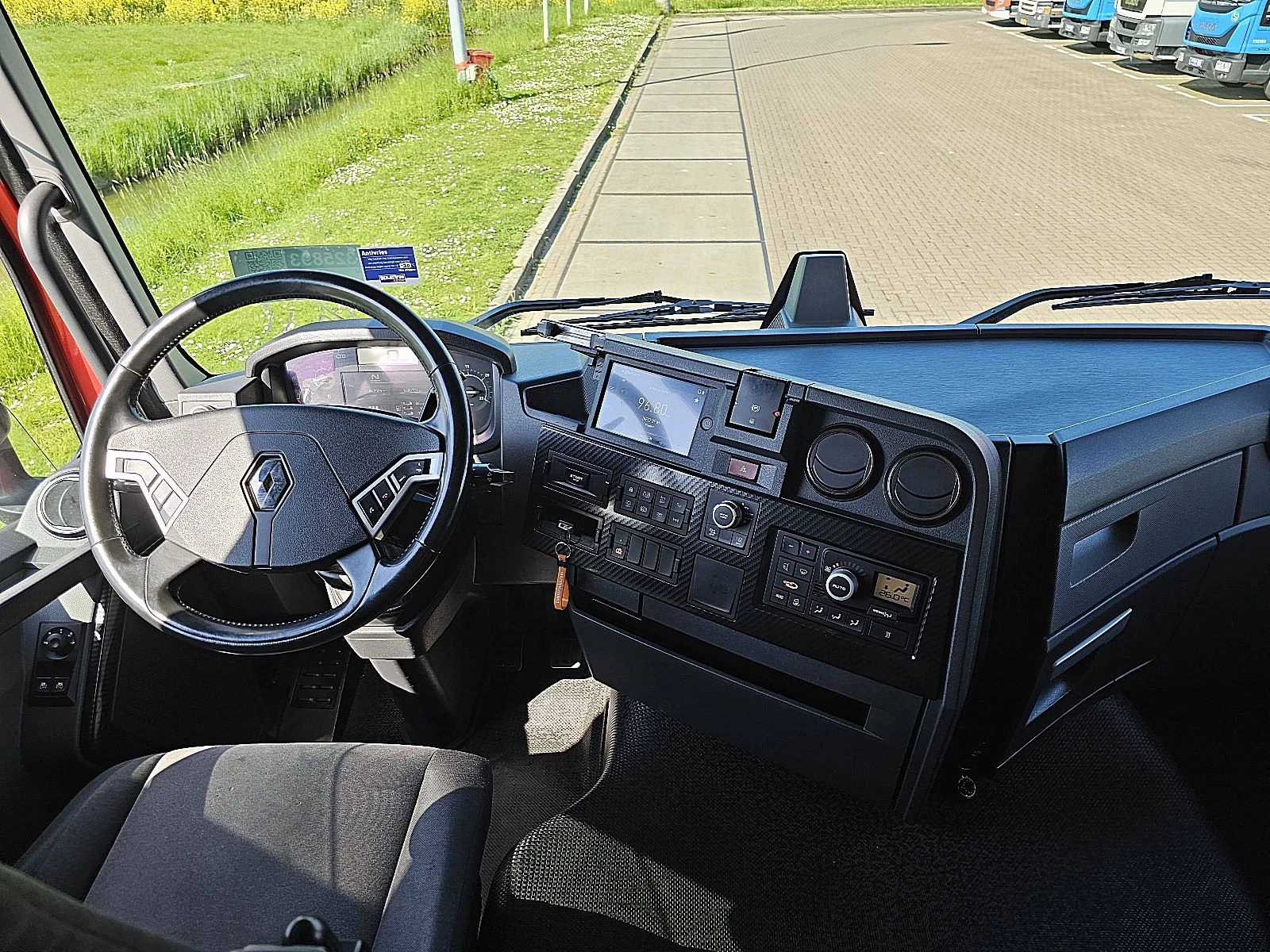 Renault 2023 - T 520 obrázek 8
