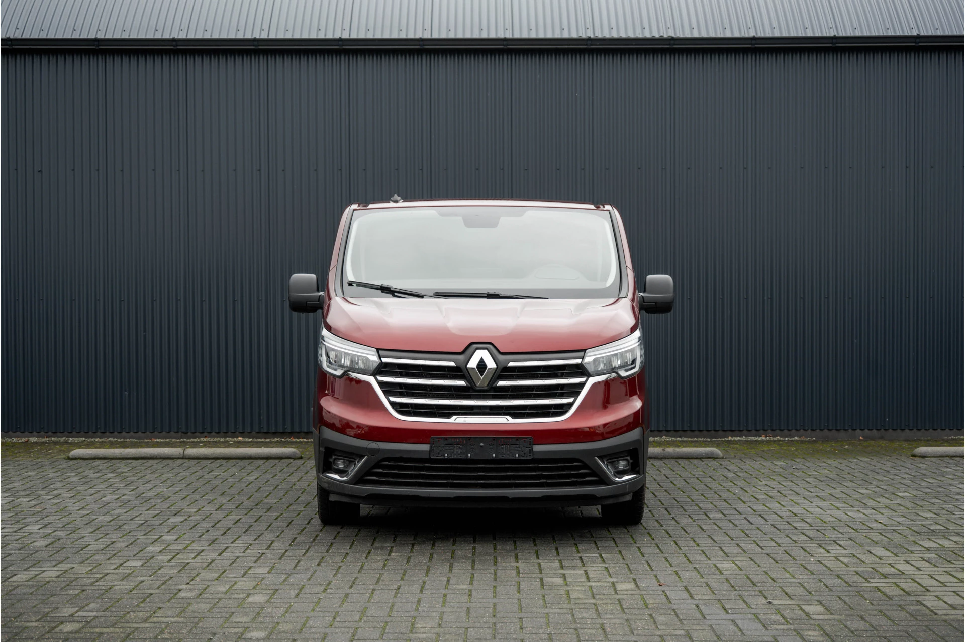 Renault Trafic 2024 - Blue dCi 150PK | L2H1 | 9-Zits | Incl. BTW/BPM | LED LED | Camera | Navi | Zijschuifdeur R+L | Cruise | Airco | PDC Bild 3