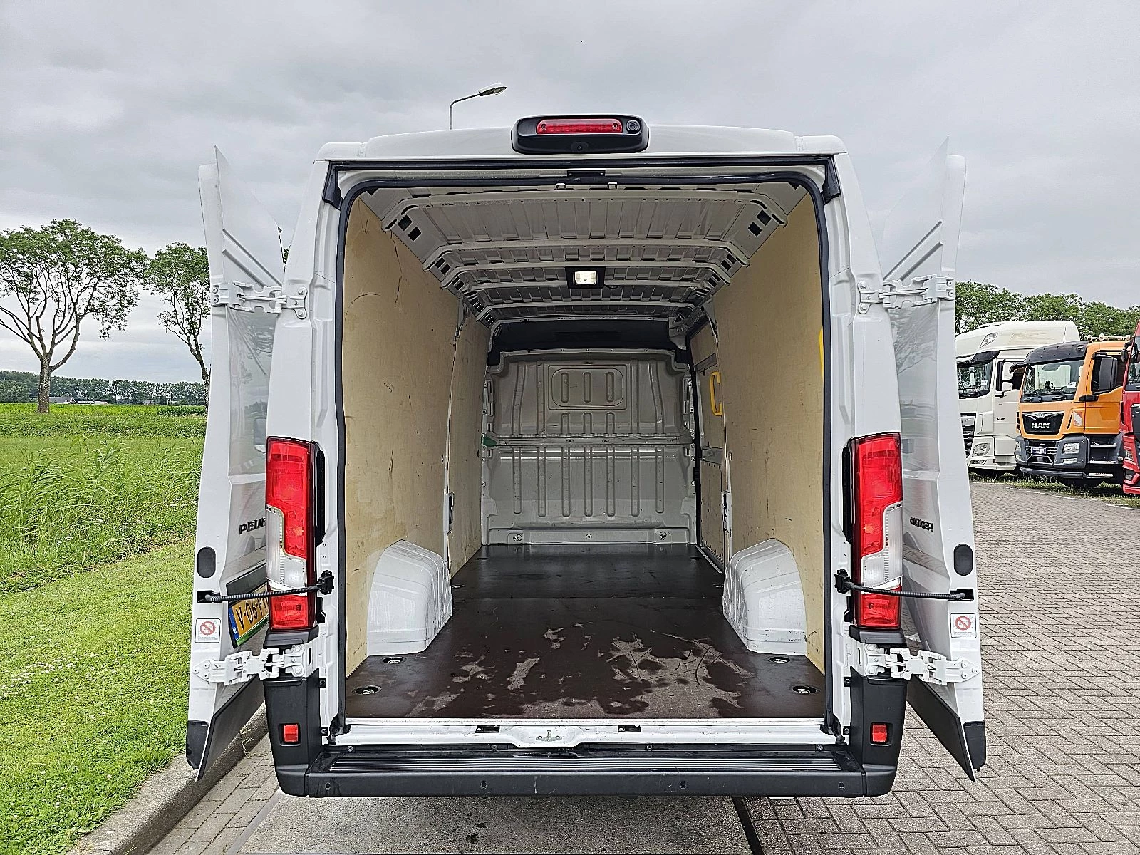 Peugeot Boxer 2024 - 2.2 Bild 13