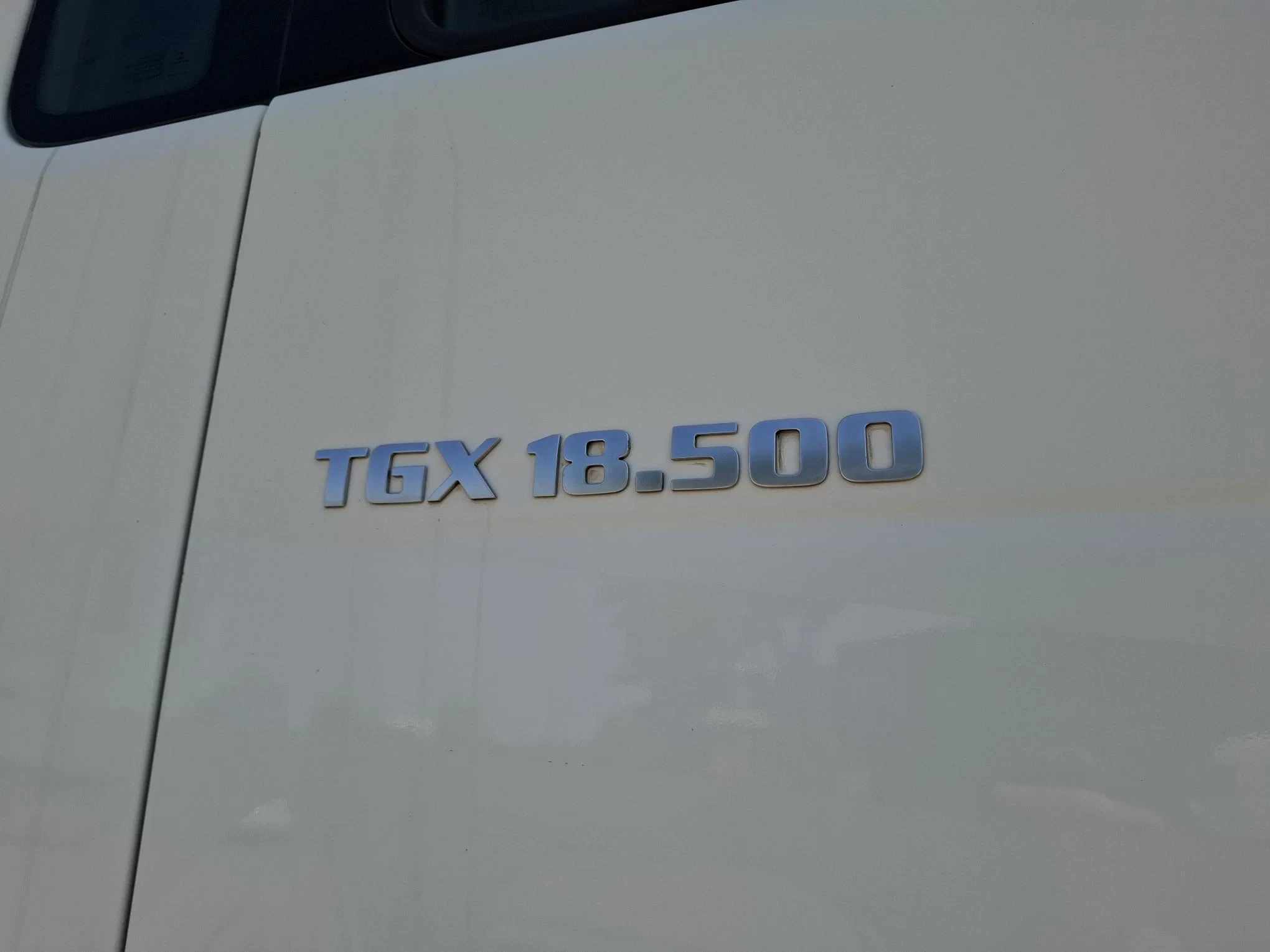 MAN TGX 2018 - 18.500 / INTARDER / HYDRAULICS / 725321 KM / PARK-AIRCO / ALCOA / FRIDGE / LWDS / AUTOMATIC / EURO-6 / 2018 immagine 32
