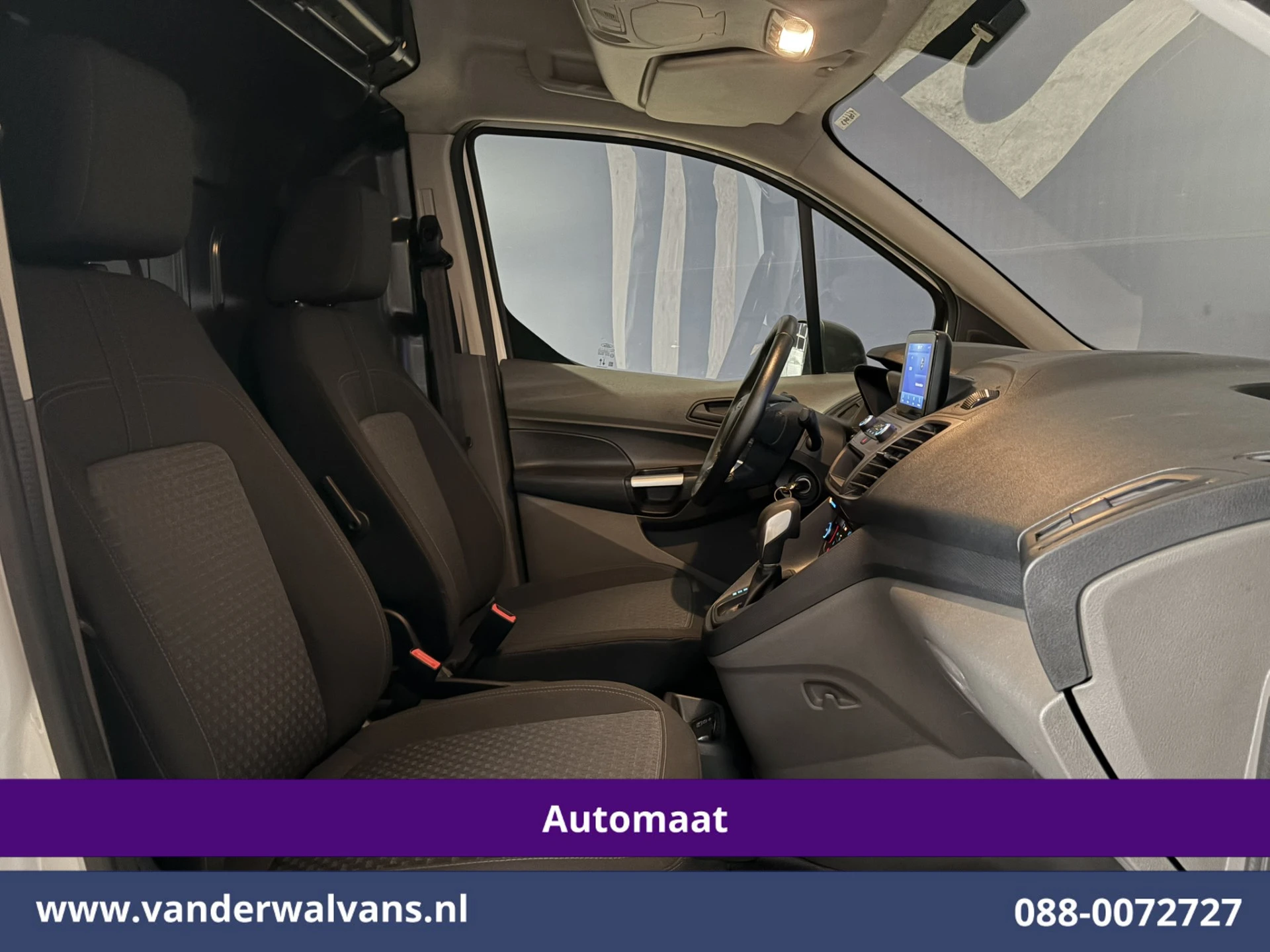 Ford Transit Connect 2024 - 1.5 EcoBlue 100pk Automaat L2H1 Euro6 Airco | Camera | Cruisecontrol | Trekhaak | Inrichting | PDC afbeelding 16