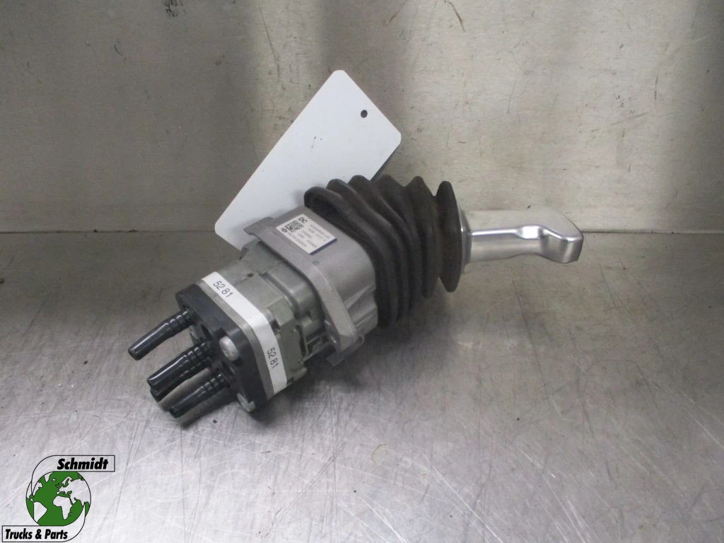 Mercedes-Benz Actros - A 004 430 52 61 HANDREM BEDIENING EURO 6 imagen 1