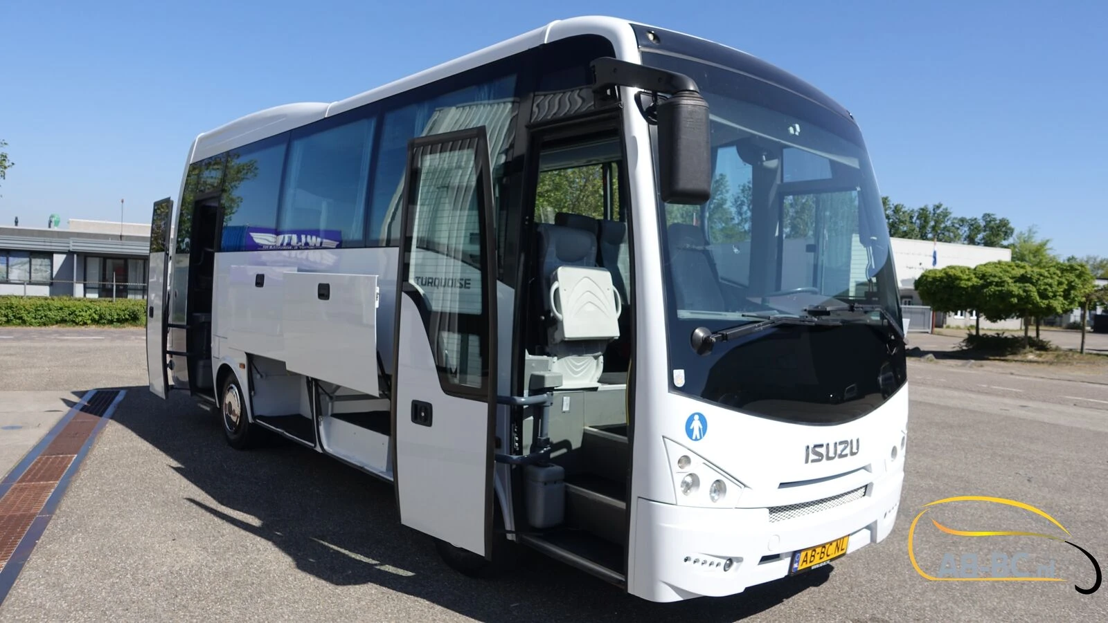 Isuzu Turquoise 30 seats EURO 6 2016 afbeelding 2