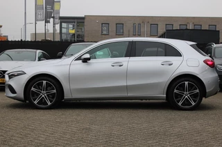 Mercedes-Benz A-Class 2023 - 250e AUT8 Luxury Line (FACELIFT) LEDER SFEER NAVI TREKHAAK bild 3