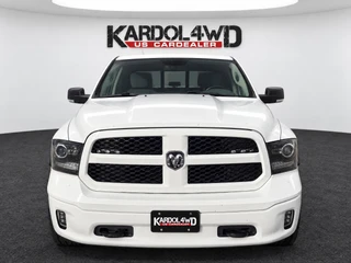 Dodge Ram 1500 2020 - 5.7 V8 4x4 Quad Cab 6'4 Laramie | Tonneau cover |Trekhaak 13-polig | afbeelding 2 miniatuur