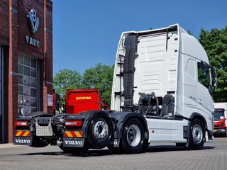 Volvo FH 2023 - 13.500 Globetrotter XL 6x2 - Retarder - Full air - Leather - Camera imagen 7