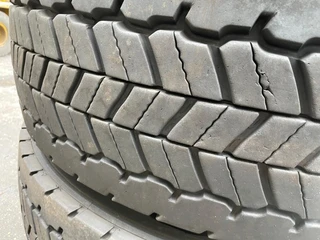 Diverse 2025 - UNIROYAL DH40 315/80R22.5 SET DOT 0325 immagine 3 miniatura