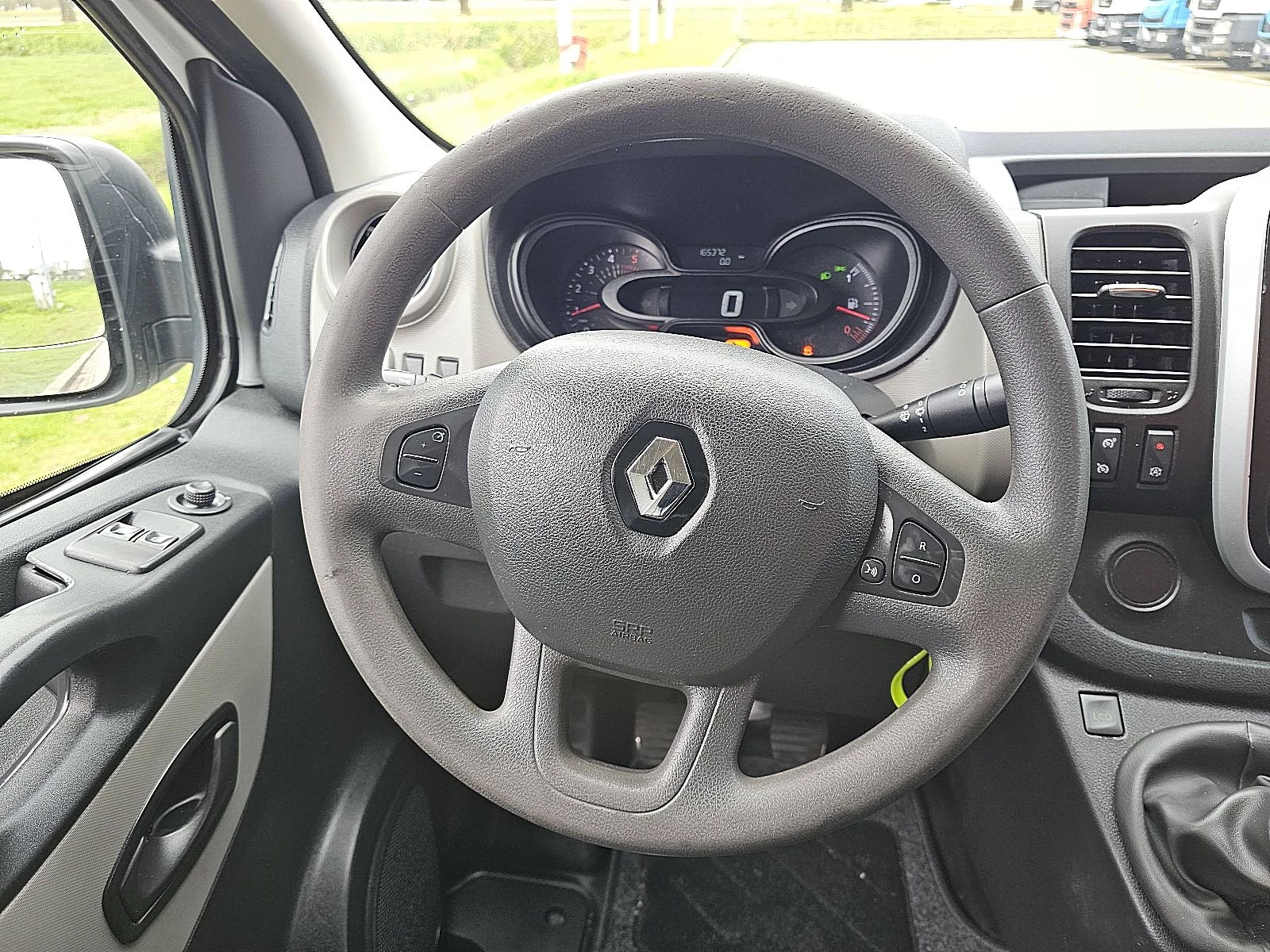 Renault Trafic 2017 - 1.6 DCI image 11