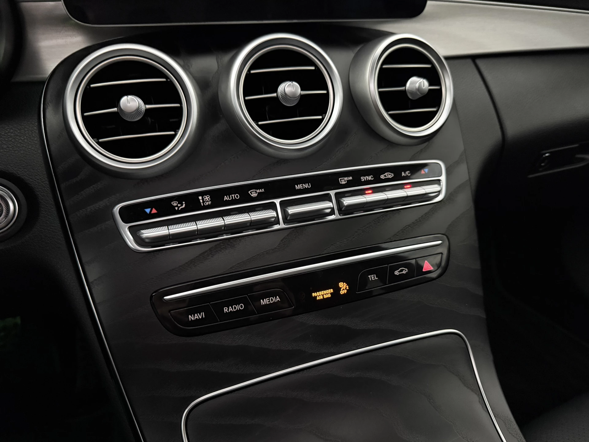 Mercedes-Benz C-Klasse 2020 - 200 Business Solution AMG 184PK afbeelding 32