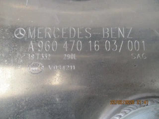 Mercedes-Benz - A 960 470 16 03 BRANDSTOFTANK NIEUW! ZONDER STEUNEN obrázek 2 náhled