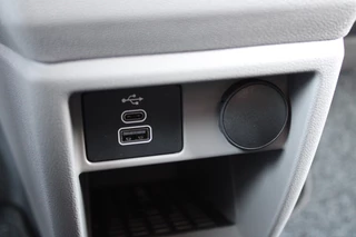 Ford Transit Custom 2024 - 320 2.0 TDCI L2H1 Trend DC 136pk - Carplay - Android - Camera - Trekhaak - LED koplampen - Stoelverwarming - Draadloos laden - Rijklaar image 19