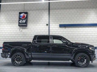 Dodge Ram 1500 2022 - Limited Night Edition | Stoelmassage | Dubbele LPG Installatie afbeelding 2 miniatuur