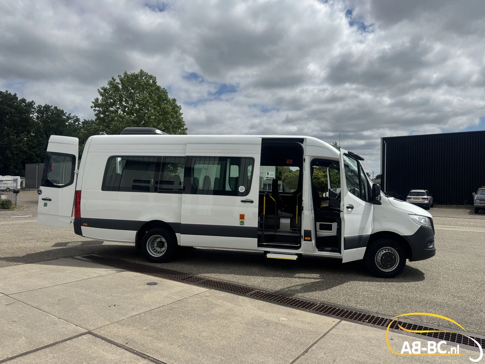 Mercedes-Benz Sprinter 2026 - Transfer 45, 23 Seats, Euro 6 image 6