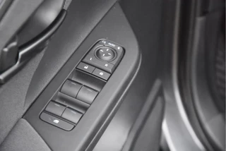 Toyota C-HR 2025 - 2.0 Plug-in Hybrid 220 Dynamic afbeelding 29
