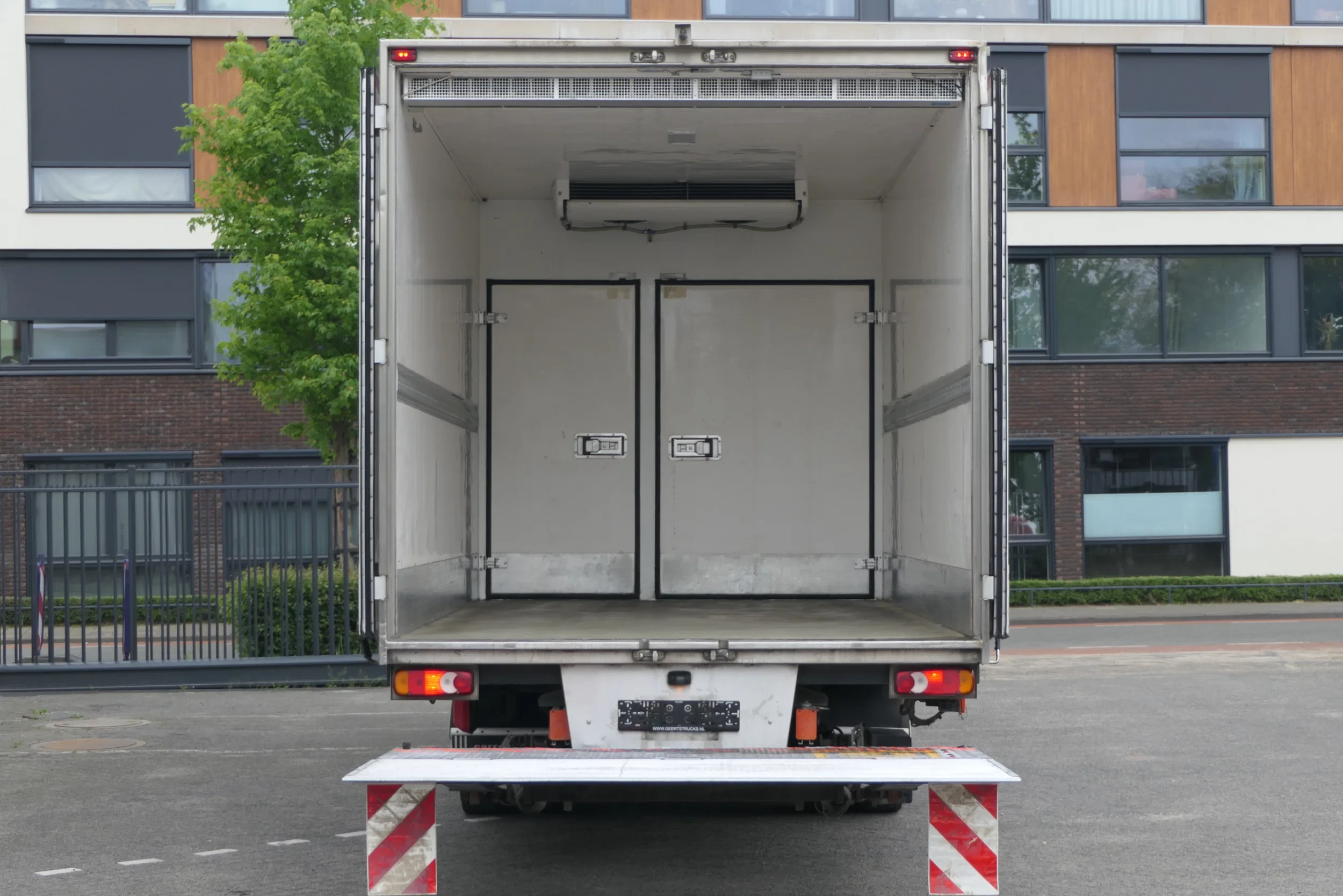 Volvo 240 2013 - FL | Carrier SUPRA 950Mt / Bi-temp | 3 Compartments | 465932Km | 2013 | 12Ton | 6 Cylinder | Dhollandia 1500Kg | TUV/MOT/APK 08-2026 | Luxembourg Truck afbeelding 15