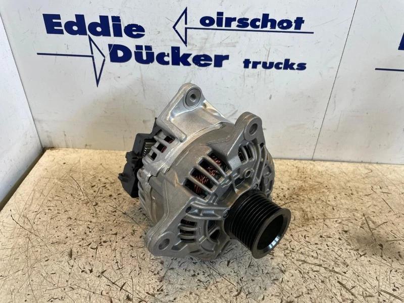 DAF - 1401948 SEG DYNAMO 28V-100A PX-ENGINE (ALS NIEUW) afbeelding 1