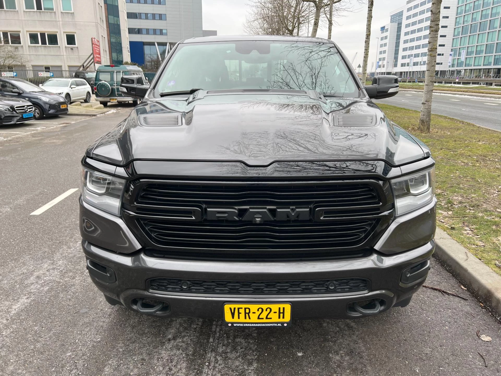 Dodge Ram 1500 2020 - 5.7 V8 4x4 Crew Cab Laramie Sport package Bild 4